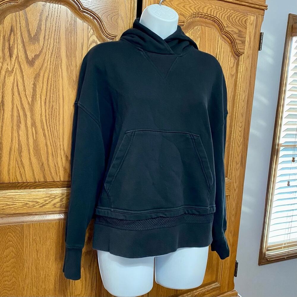 Lululemon Warm Down Hoodie Womens Size 10 Black Workout Mesh Hem Sweatshirt - Picture 7 of 11